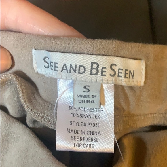 Faux suede leggings- 90% polyester 10% spandex - Picture 2 of 3